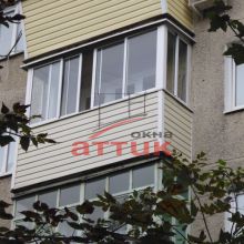 Балкон с раздвижными алюминиевыми створками Балкон с раздвижными алюминиевыми створками